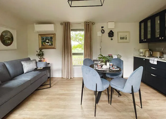 The Gamekeepers Cabin At Glenastar Lodge Newcastlewest Limerick V42Ny39